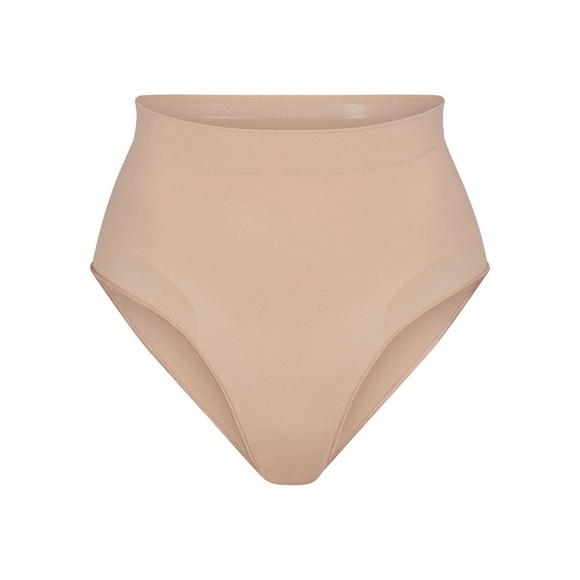 SKIMS- NWOB Seamless sculpt mid waist briefs in size S/M - Picture 2 of 5